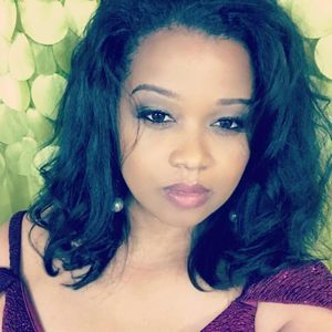 Meet your Posher, Lola